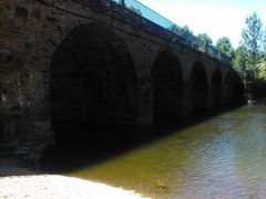 Río con playa artificial